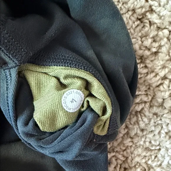 Lululemon align cropped 23” size 4 - Picture 4 of 5